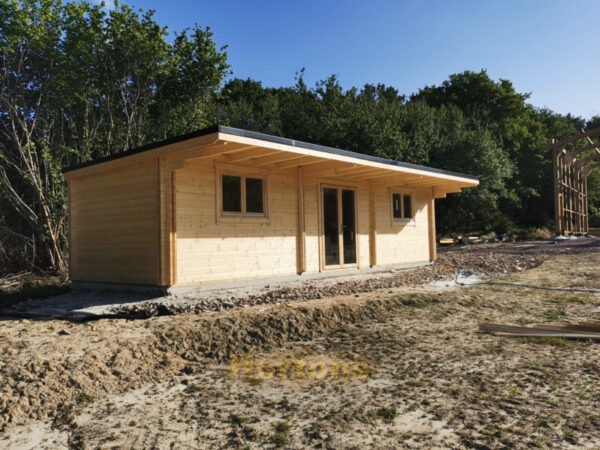 10m x 3m pent log cabin installation complete