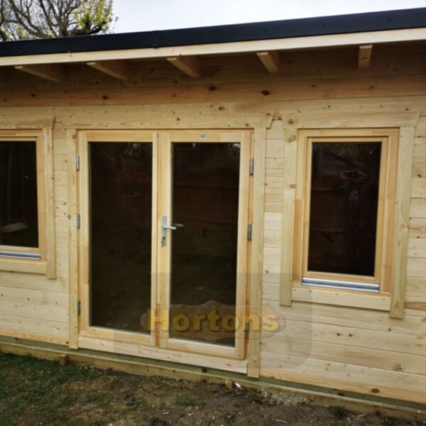 5x5m pent roof log cabin front