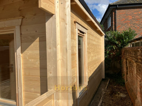 6m x 5m pent log cabin column corners