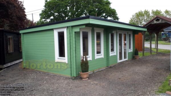 7.5m x 4.5m insulated log cabin