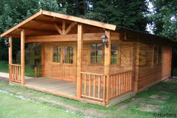 5x6.8m log cabin with large veranda