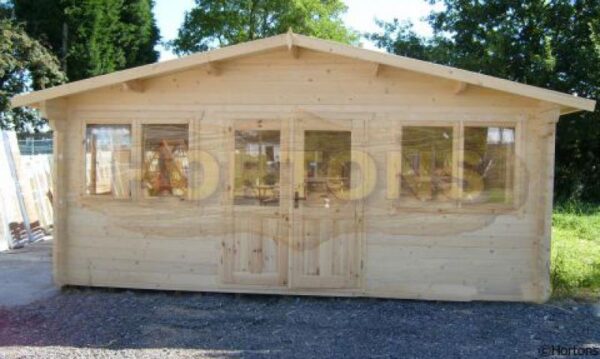 5.5x5.5m log cabin in show site