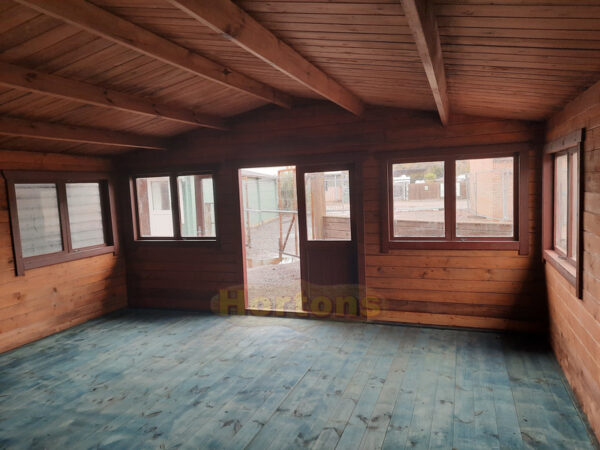 5.5m x 5.5m log cabin internal
