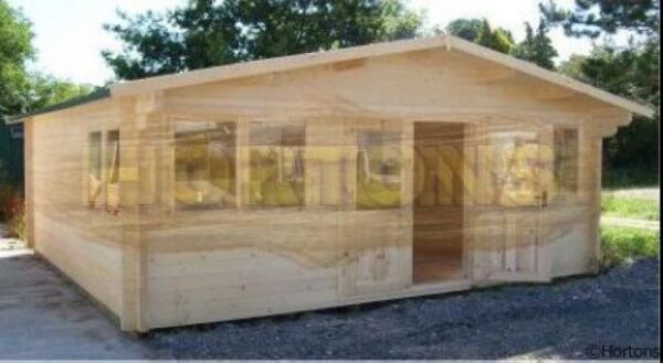 5.5m x 5.5m log cabin in showground