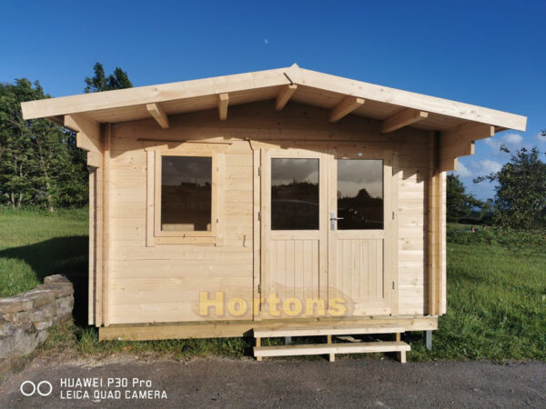 4x3m log cabin front