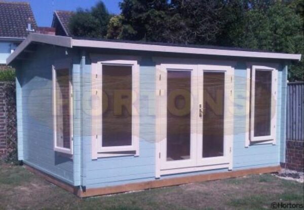 4.5m x 3.5m log cabin installed on raised timber base