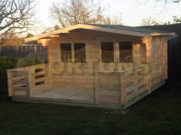 4.5x3m log cabin with veranda