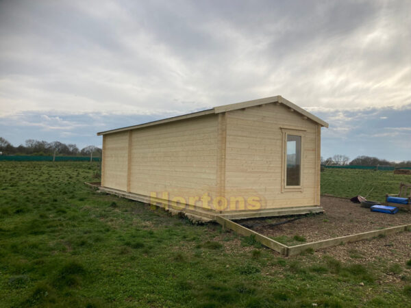 8.5x3.5m apex garden cabin rear wall
